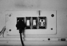 Protokół odbioru instalacji elektrycznej – co powinien zawierać, aby był legalny?