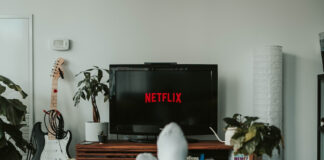 True Crime: Dlaczego tak bardzo uwielbiamy oglądać mroczne dokumenty na Netflixie?